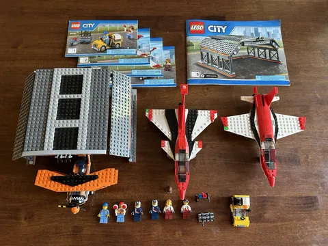 LEGO City 60103 Airport Air Show 100% COMPLETE w/ instructions retired