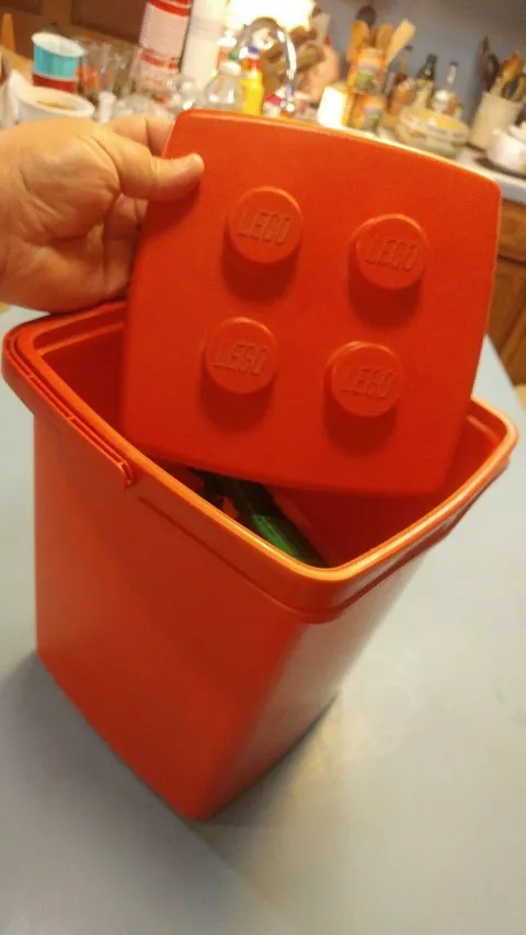 Old Vintage 1987 Lego Building Construction Blocks in Carrying Storage Bucket