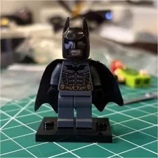 LEGO Batman Minifigure Bat024 head damaged