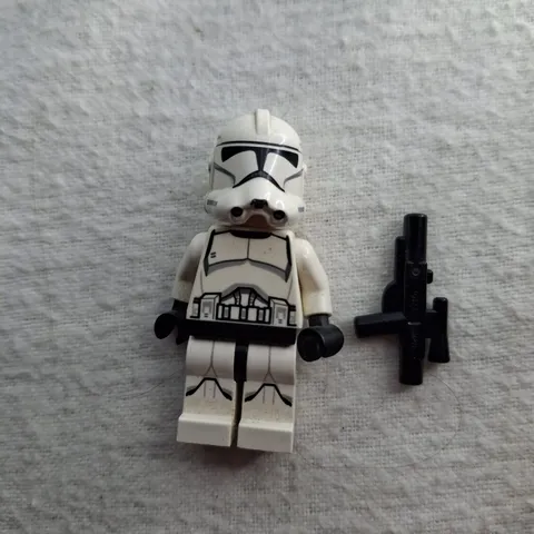 LEGO Star Wars Episode 3 Clone Trooper (Phase 2) Minifigure sw0541 75028