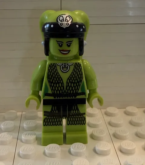 LEGO Star Wars Oola Twi’lek Minifigure Jabba’s Palace 9516