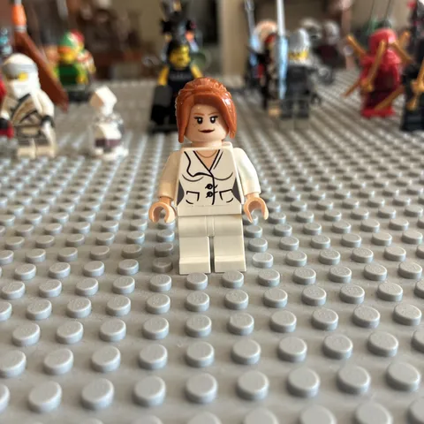Pepper Potts, White Suit - 76007 - sh0068 - LEGO Iron Man 3 Minifigure