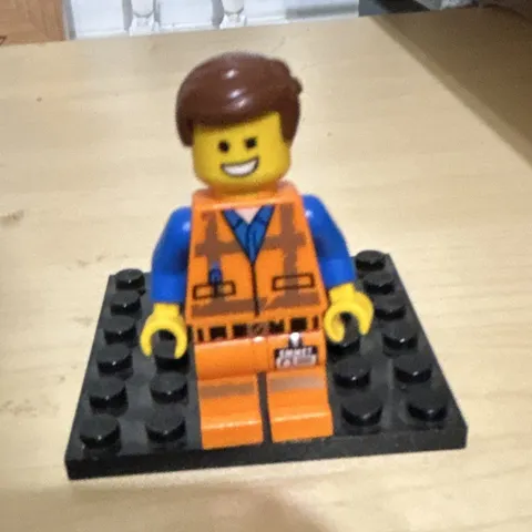 LEGO The LEGO Movie Emmet Minifigure Orange Construction Outfit Figure