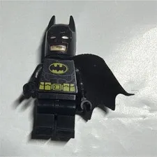 LEGO Batman Minifigure Black Suit w/ Black Cape and Cowl Helmet sh0016