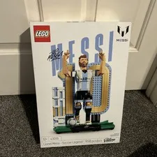 Authentic LEGO Soccer Legend -  Lionel Messi (43015) 958 Pieces Brand New