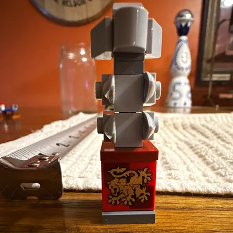 LEGO Lion Knights' Castle Gray Wall Section w/ Red Printed Lion Shield Piece
