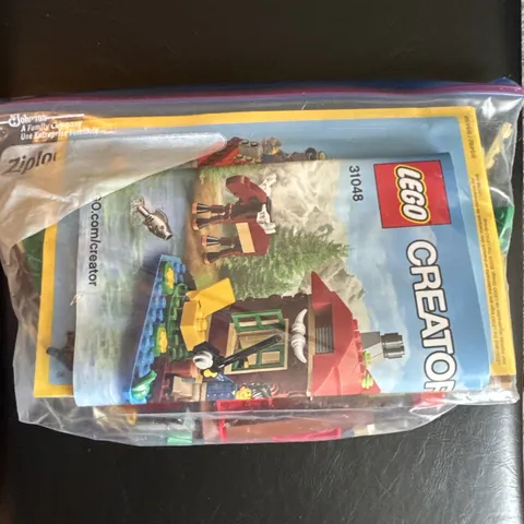 LEGO CREATOR: Lakeside Lodge (31048)