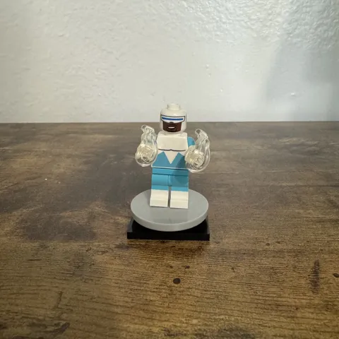 LEGO Minifigure Frozone Disney Series 2 Complete Set w/Stand & Accessories