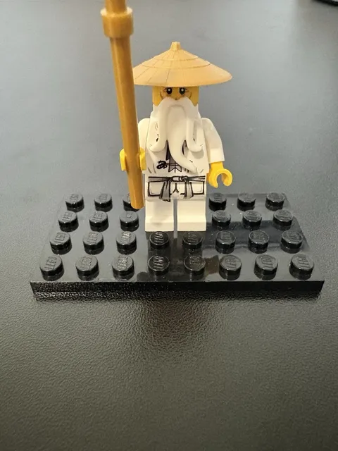LEGO Ninjago Sensei Wu With Gold Hat and Staff njo0064