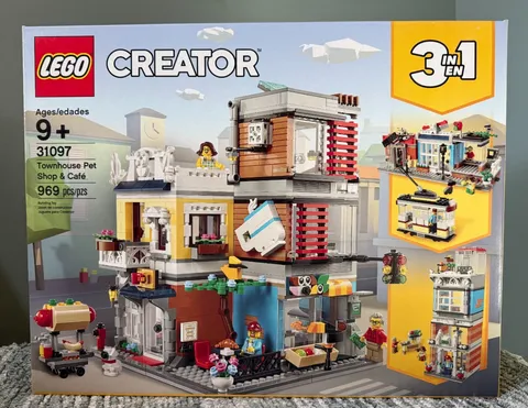LEGO Creator 3 in 1: Townhouse Pet Shop & Café (31097) New/Sealed/Retired
