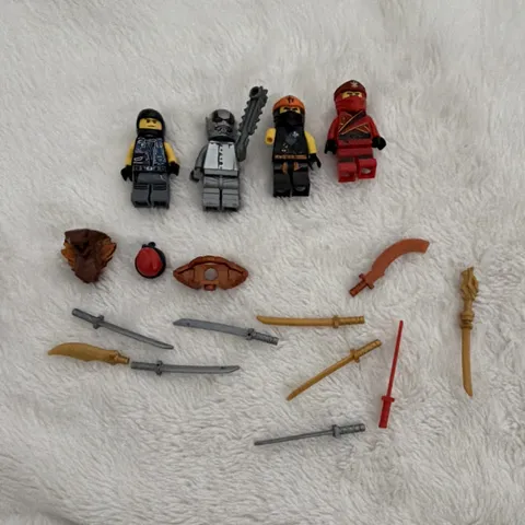 LEGO NINJAGO Minifigure Lot of 4 w/ Weapons & Accessories - Plastic Age 5+