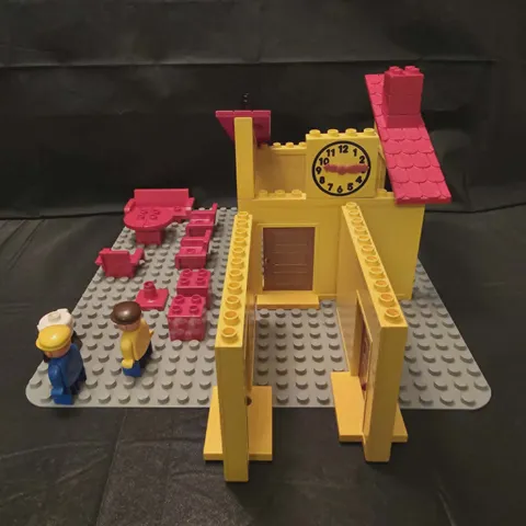 DUPLO LEGO YELLOW PLAYHOUSE 2770 INCOMPLETE