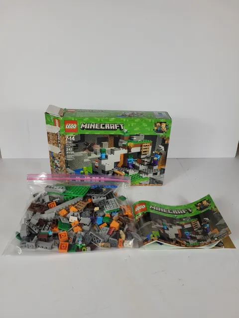 LEGO 21141 Minecraft: The Zombie Cave Complete W/ Manual Ships Free 