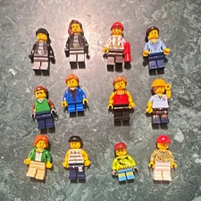 LEGO Minifigures Lot of 12 Assorted Mixed Characters/Outfits Minifigures 5+