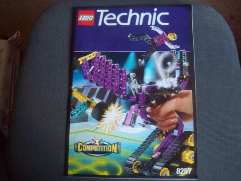 LEGO # 8257 TECHNIC COMPETITION CYBER STRIKES INSTRUCTION (PURPLE STRIKER)
