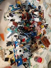 Lego lot of people and pieces