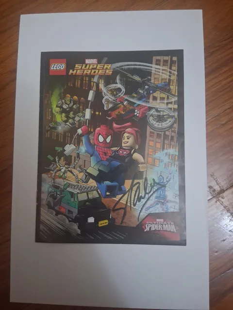 LEGO Marvel Ultimate Spider-Man Super Heroes Mini Comic Book Stan Lee Autograph