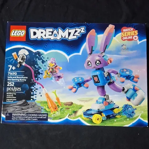 LEGO DREAMZzz Izzie and Bunchurro the Gaming Bunny 71490, 252 Pieces
