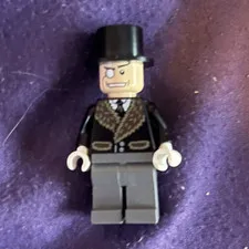 LEGO penguin 2006 no cracks or damage only thing dose not have the purple legs