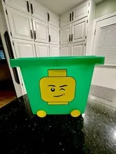 Vintage LEGO Storage Container/Bin with Wheels & Handles 21.5 Qt. Green (1)