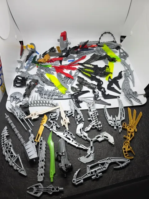 Lego Bionicle Weapons Lot Bulk Lot Of 90 Pieces Assorted Pearl Light Gray Silver