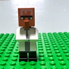 LEGO Minecraft Librarian Villager SUPER RARE (Mint Condition, No damage)