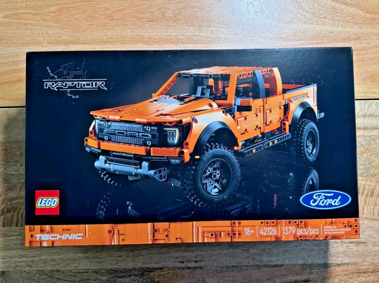 LEGO 42126 - Ford F-150 Raptor - Technic - New and Sealed
