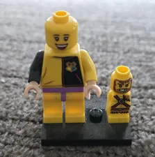 LEGO DIGGORY Minifigure Large Yellow Figure Small Figure Black Display Base