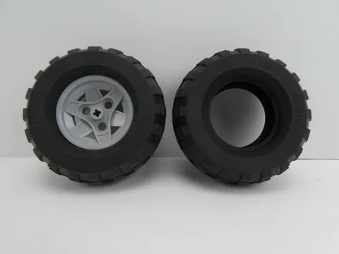 Lego Technic 1 Gray Wheel 41896 + 2 Hugh Balloon Tires 81.6 x 38R 45982