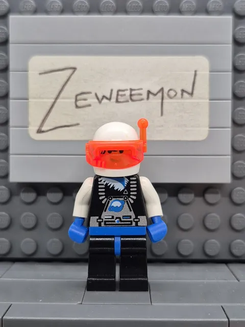 Ice Planet 2002 male Lego minifigure figure minifig sp018