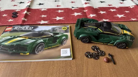 LEGO Speed Champions 76907 Lotus Evija Green