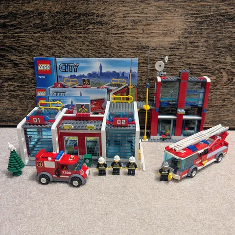 LEGO (City - Fire) Fire Station, Set #7208, 100% complete w/manuals