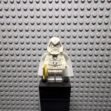 LEGO Moon Knight Minifigure w/ White Hood, Cape & Gold Crescent Weapon sh822