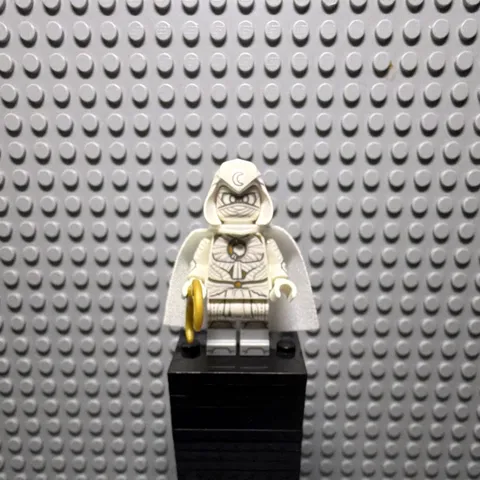 LEGO Moon Knight Minifigure w/ White Hood, Cape & Gold Crescent Weapon sh822
