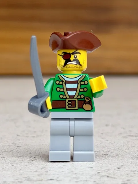 LEGO Pirates III pi147 Pirate Gunner Minifigure 70412 w/ Cutlass