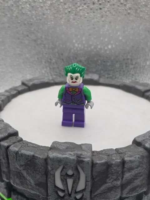 The Joker LEGO minifigure - [sh590] - Super Heroes 76159 - Joker's Trike Chase