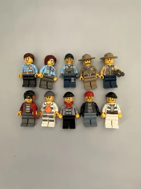 Lego Cops Robbers Police Crooks City Town Minifigures lot