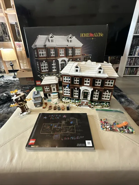 LEGO Ideas: Home Alone (21330) complete 