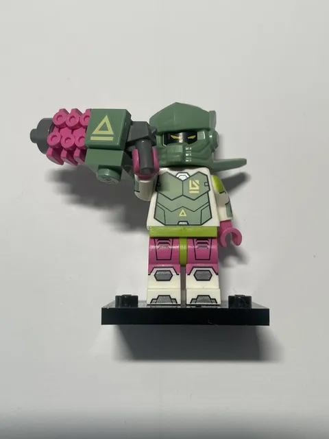 LEGO CMF Collectible Minifigures: Series 24 - Robot Warrior - Complete!