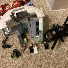 2013 Lego Marvel: Iron Man: 76007 Malibu Mansion Attack w Manual INCOMPLETE