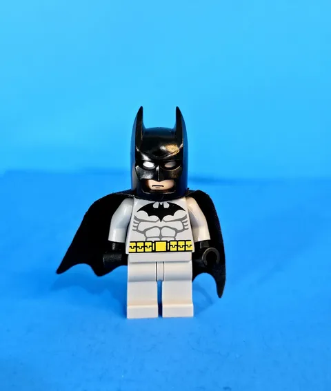 LEGO Batman Minifigure Classic 2006 Light Gray Suit 7780 7779 7782 Excellent