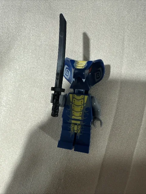 Lego Ninjago Minifigure Villain Slithraa Blue Snake Serpentine wth Weapon