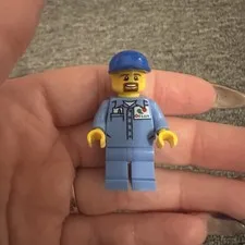 LEGO MINIFIGURE CITY AIRPORT WORKER CTY0679