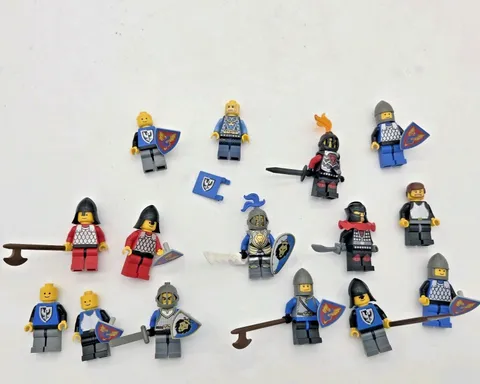 Lego Castle Kingdom Lions Dragon Knights Minifigure Lot Scale Armor Knights King