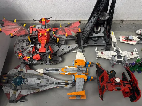LEGOS!! ESTATE SALE LOT! ALL PRE BUILT AND READY TO GO! STAR WARS!! MARVEL!