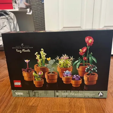 LEGO Icons Botanical Collection Tiny Plants 10329 758pcs Brick Separator