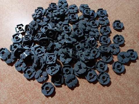 LEGO LOT OF 100 DARK BLUISH GRAY ROUND PLATES 2X2 AXLE HOLE #4032