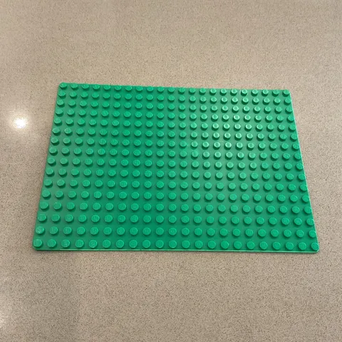 LEGO 1970s / 1980s Green Baseplate 16 x 22 210 For King's Castle / Classic Town