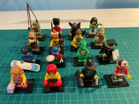 LEGO Minifigures Series 5 - Complete Set of 16 - 100% Complete