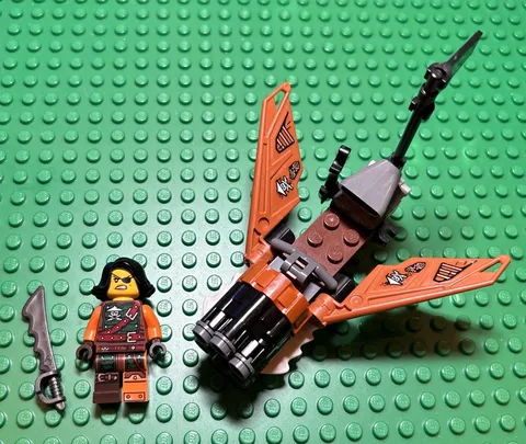 LEGO Ninjago Minifigure Skybound Sky Pirate Cyren Scabbard Skull flyer  70602